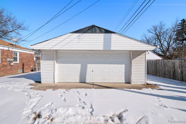 7739 Rosedale Boulevard, Allen Park, MI 48101