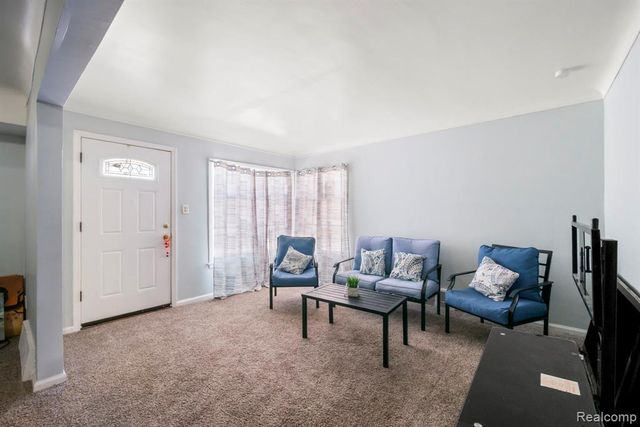 7739 Rosedale Boulevard, Allen Park, MI 48101