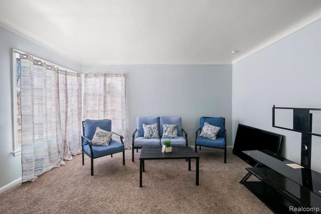 7739 Rosedale Boulevard, Allen Park, MI 48101