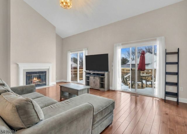 91 Delaware Ln 91, Branchburg Twp., NJ 08876