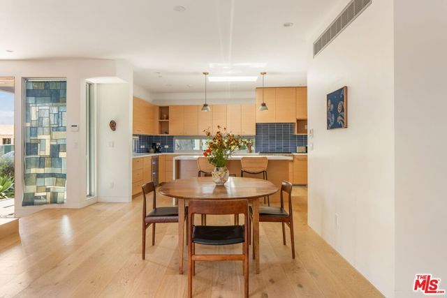 1407 Oak Street, Santa Monica, CA 90405