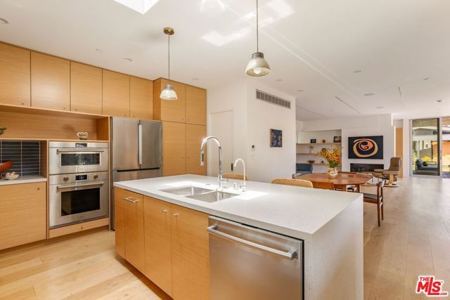 1407 Oak Street, Santa Monica, CA 90405