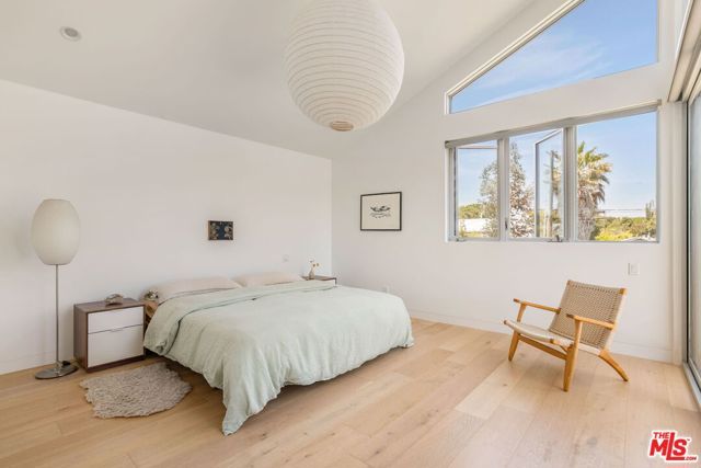 1407 Oak Street, Santa Monica, CA 90405