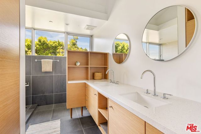 1407 Oak Street, Santa Monica, CA 90405