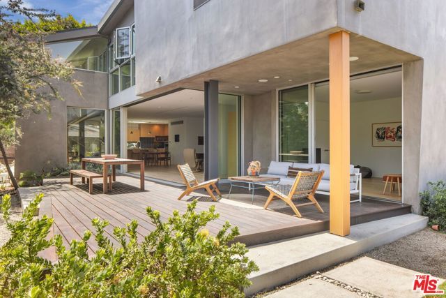 1407 Oak Street, Santa Monica, CA 90405