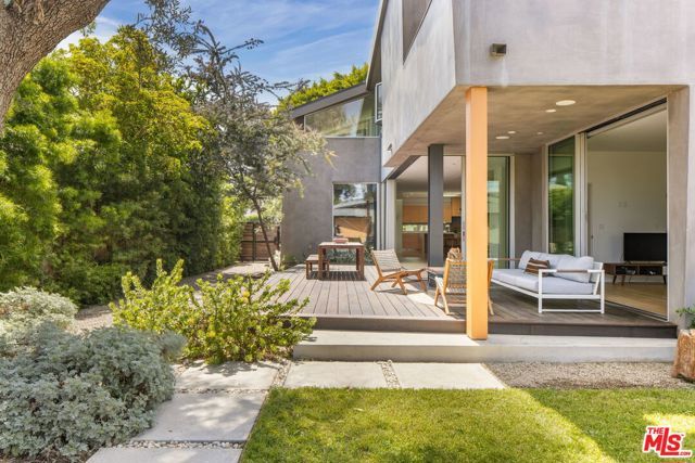 1407 Oak Street, Santa Monica, CA 90405