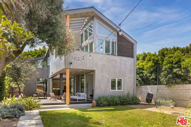 1407 Oak Street, Santa Monica, CA 90405