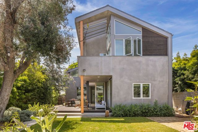 1407 Oak Street, Santa Monica, CA 90405
