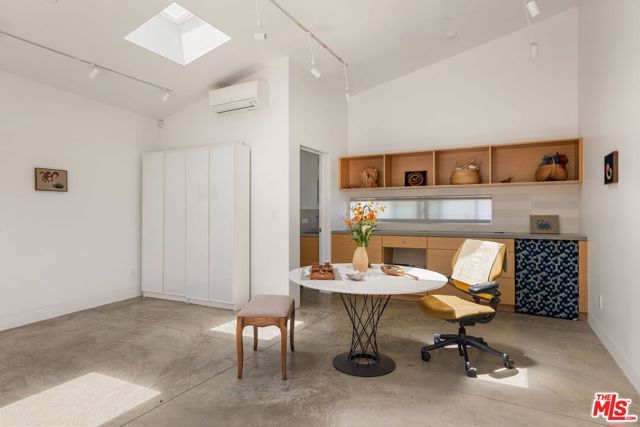 1407 Oak Street, Santa Monica, CA 90405