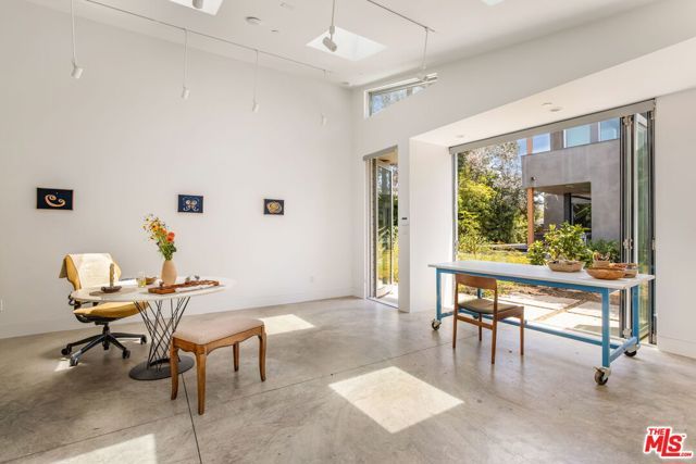 1407 Oak Street, Santa Monica, CA 90405