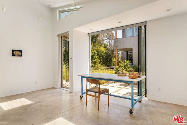 1407 Oak Street, Santa Monica, CA 90405