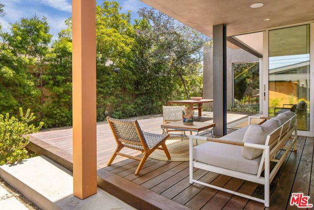 1407 Oak Street, Santa Monica, CA 90405