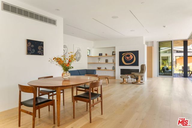 1407 Oak Street, Santa Monica, CA 90405