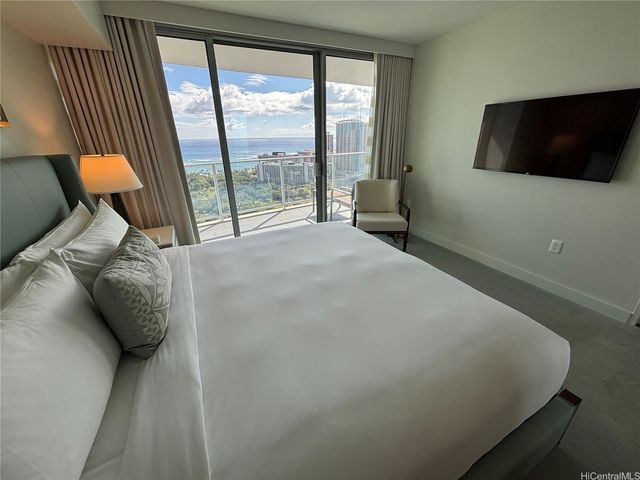 383 Kalaimoku Street 3107, Honolulu, HI 96815