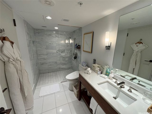 383 Kalaimoku Street 3107, Honolulu, HI 96815