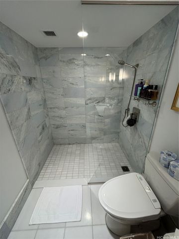 383 Kalaimoku Street 3107, Honolulu, HI 96815