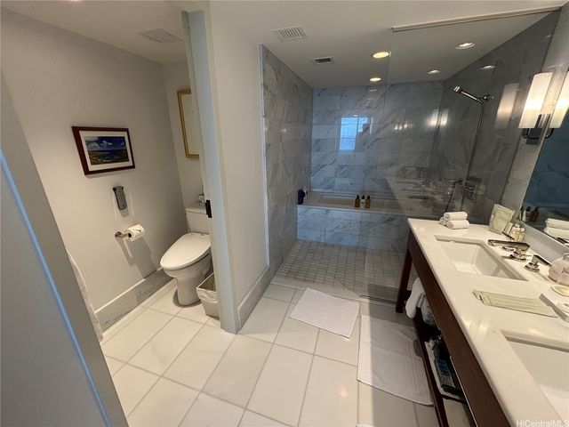 383 Kalaimoku Street 3107, Honolulu, HI 96815