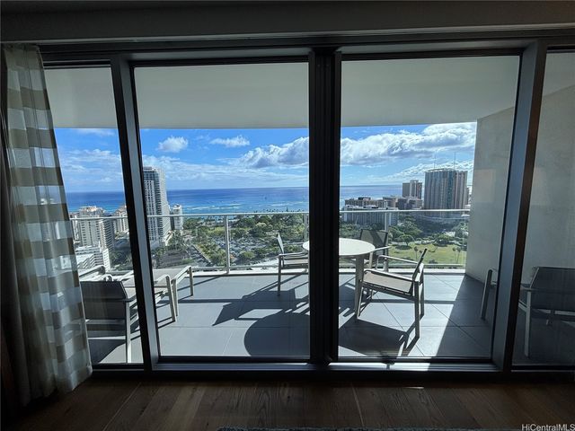 383 Kalaimoku Street 3107, Honolulu, HI 96815