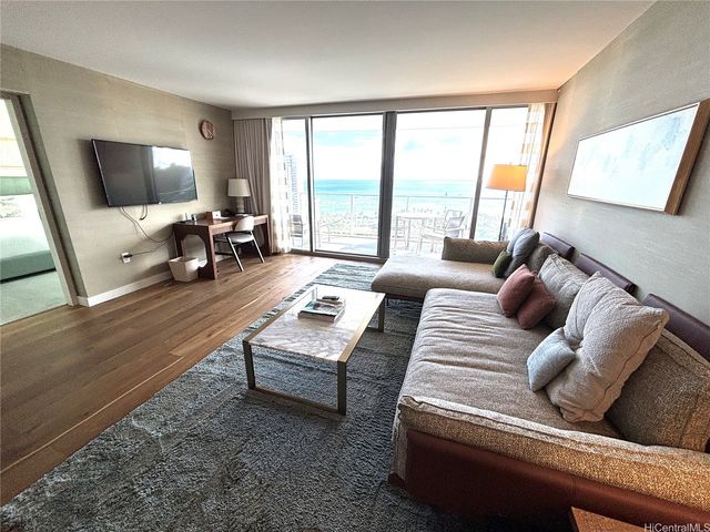 383 Kalaimoku Street 3107, Honolulu, HI 96815