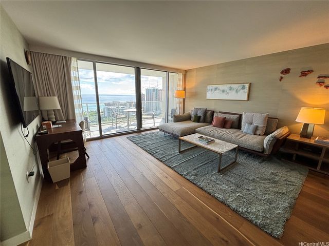 383 Kalaimoku Street 3107, Honolulu, HI 96815