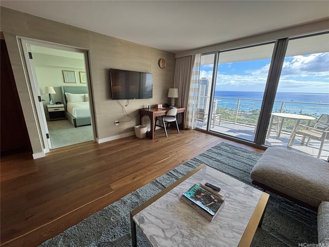 383 Kalaimoku Street 3107, Honolulu, HI 96815