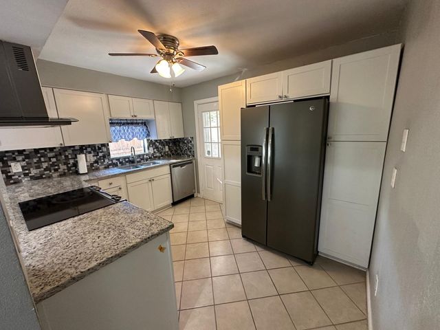 13701 Brookgreen Circle, Dallas, TX 75240