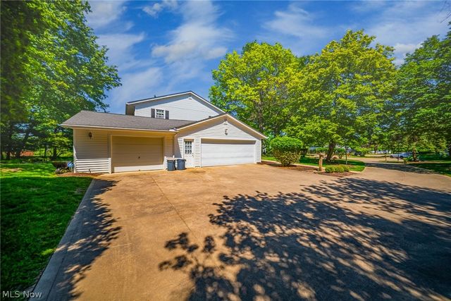 10 Concord Knoll, Medina, OH 44256