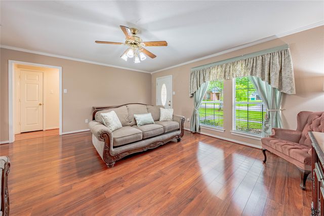 515 S Pearl Street, Kemp, TX 75143