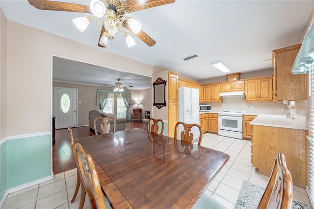 515 S Pearl Street, Kemp, TX 75143