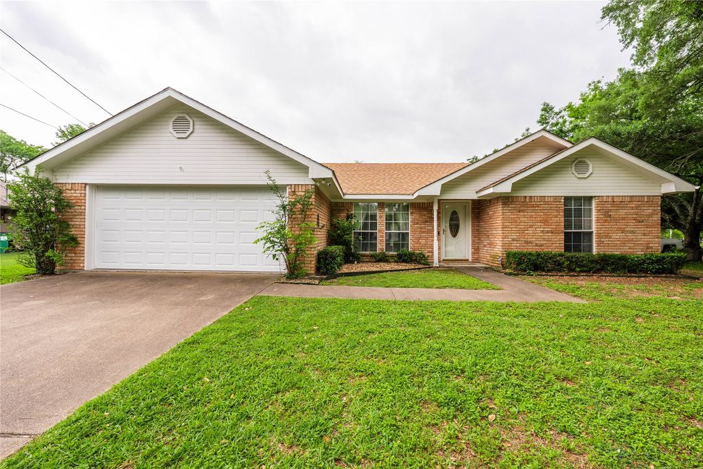 515 S Pearl Street, Kemp, TX 75143