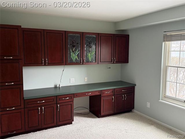 3553 Port Cove Drive 34, Waterford, MI 48328