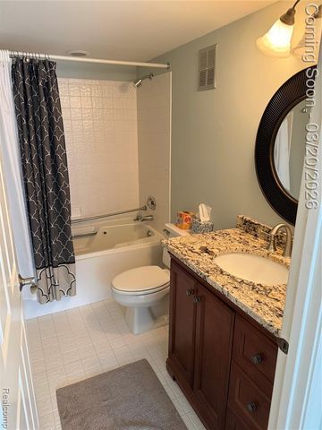 3553 Port Cove Drive 34, Waterford, MI 48328