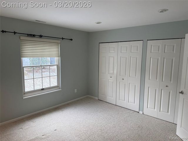 3553 Port Cove Drive 34, Waterford, MI 48328