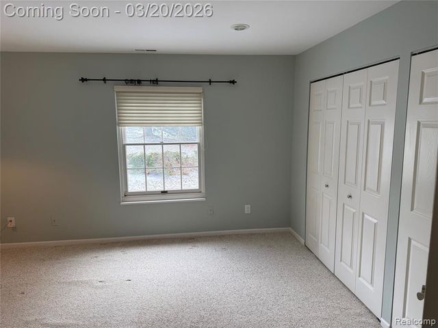 3553 Port Cove Drive 34, Waterford, MI 48328