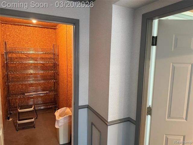 3553 Port Cove Drive 34, Waterford, MI 48328