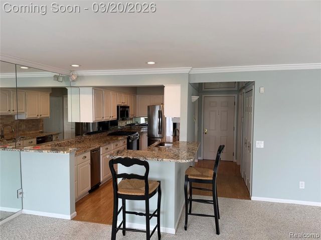 3553 Port Cove Drive 34, Waterford, MI 48328