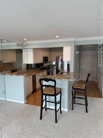 3553 Port Cove Drive 34, Waterford, MI 48328