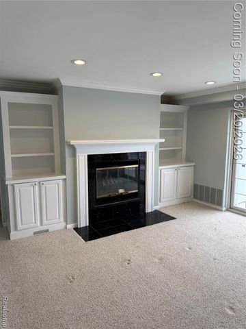 3553 Port Cove Drive 34, Waterford, MI 48328