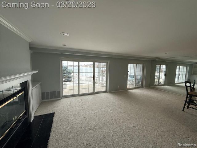 3553 Port Cove Drive 34, Waterford, MI 48328