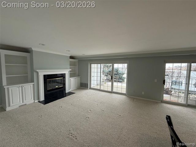 3553 Port Cove Drive 34, Waterford, MI 48328