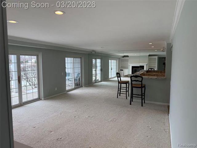 3553 Port Cove Drive 34, Waterford, MI 48328