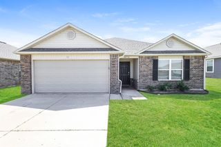 10756 SW 23rd Place, Yukon, OK 73099
