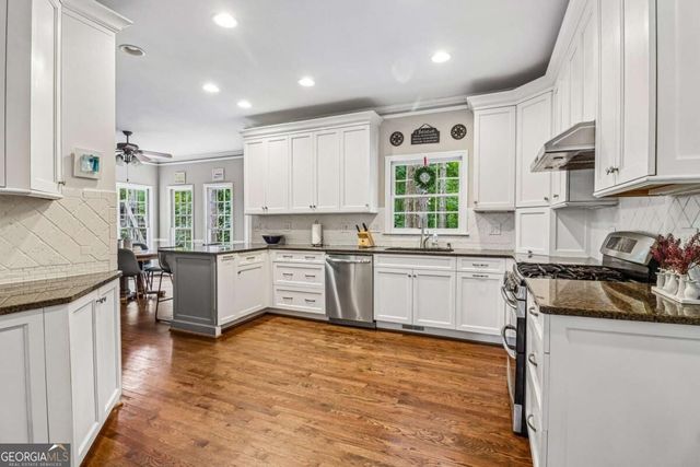 415 Holly Stream Trail, Roswell, GA 30075