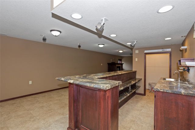 908 SE Trail Ridge Road, Grimes, IA 50111