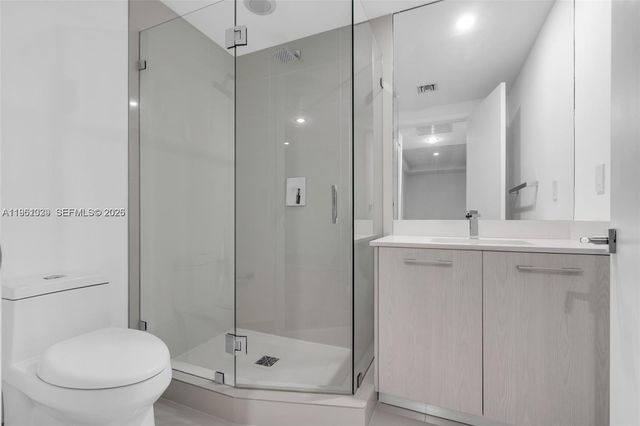 45 SW 9th St 2204, Miami, FL 33130