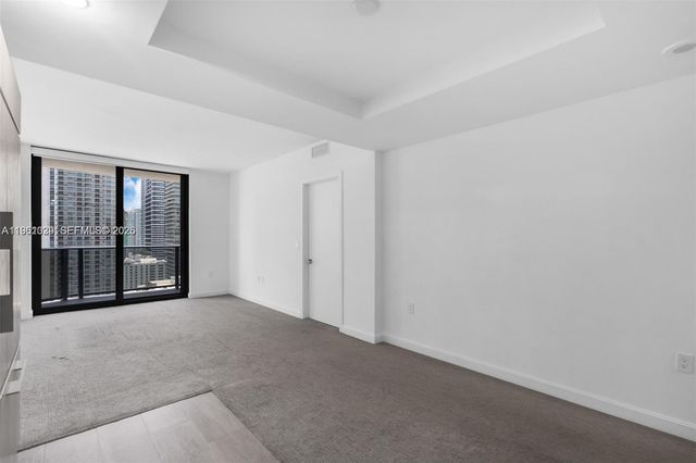 45 SW 9th St 2204, Miami, FL 33130