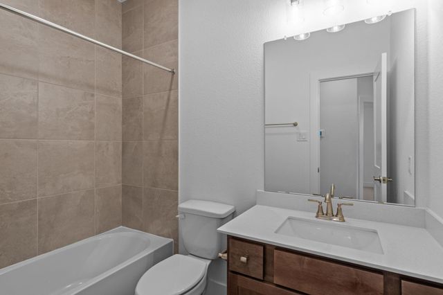 5250 Big Dipper Drive, Iowa Colony, TX 77583