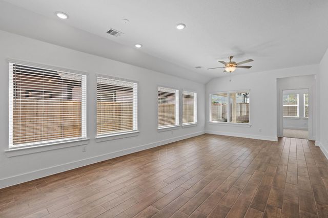 5250 Big Dipper Drive, Iowa Colony, TX 77583