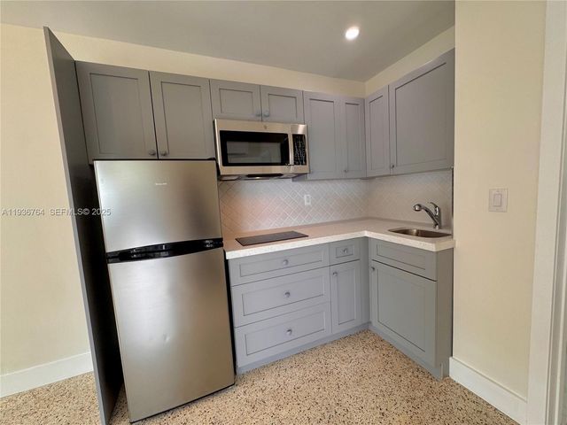 7135 SW 22nd St Back, Miami, FL 33155