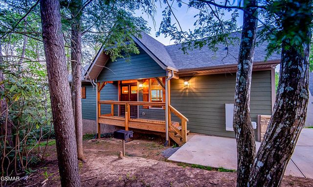 408 Potters Ridge Road, Gatlinburg, TN 37738
